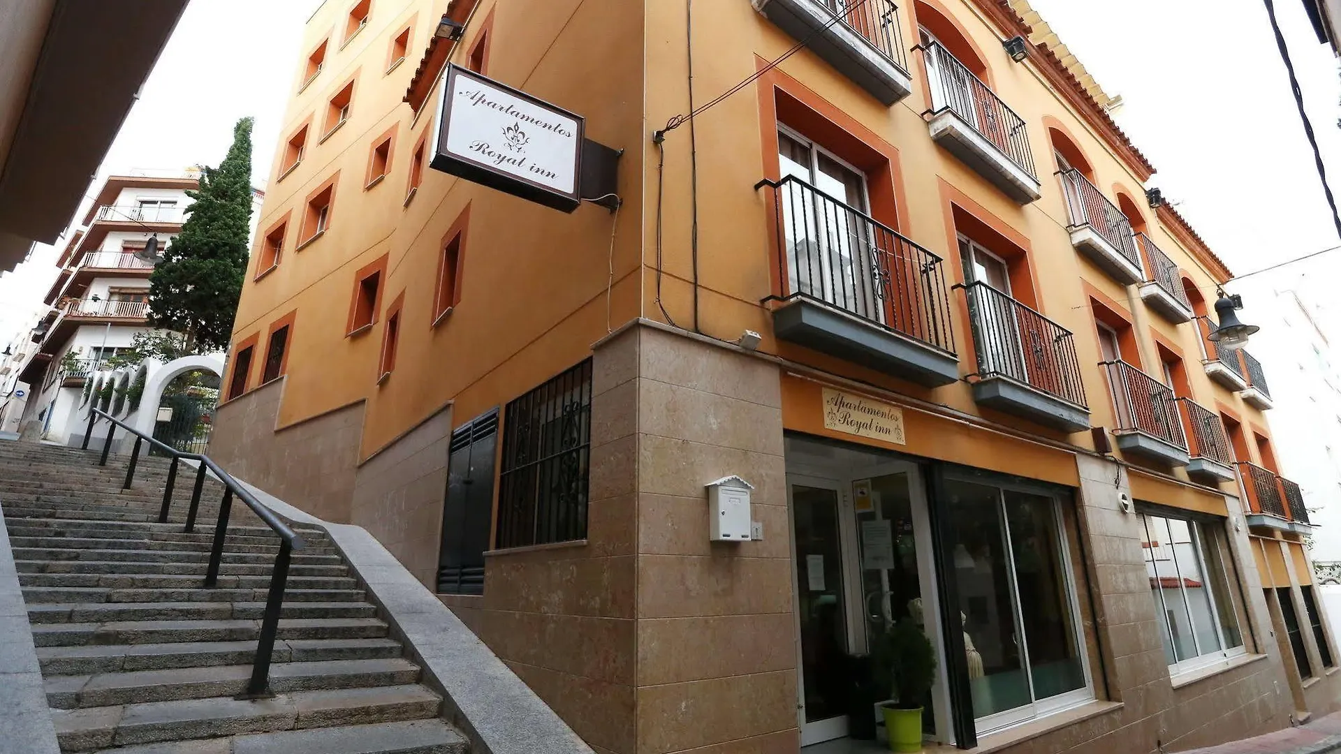 יורט דה מאר Royal Inn Aparthotel 2*, יורט דה מאר